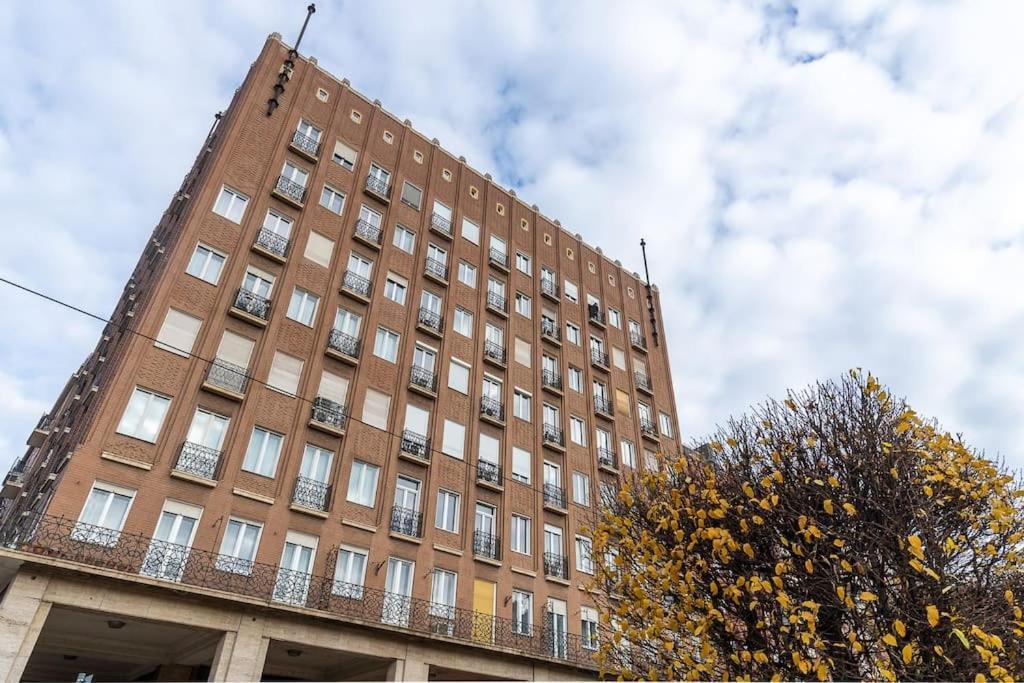 Midtown Artistic Apartment Budapest
